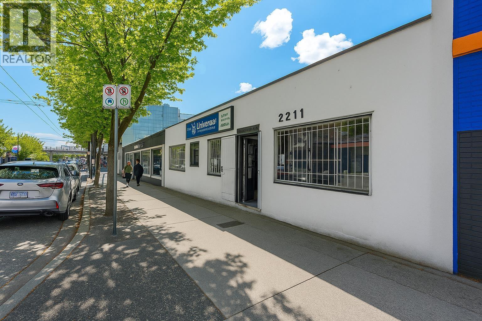 2211 Commercial Drive Property Photo 1