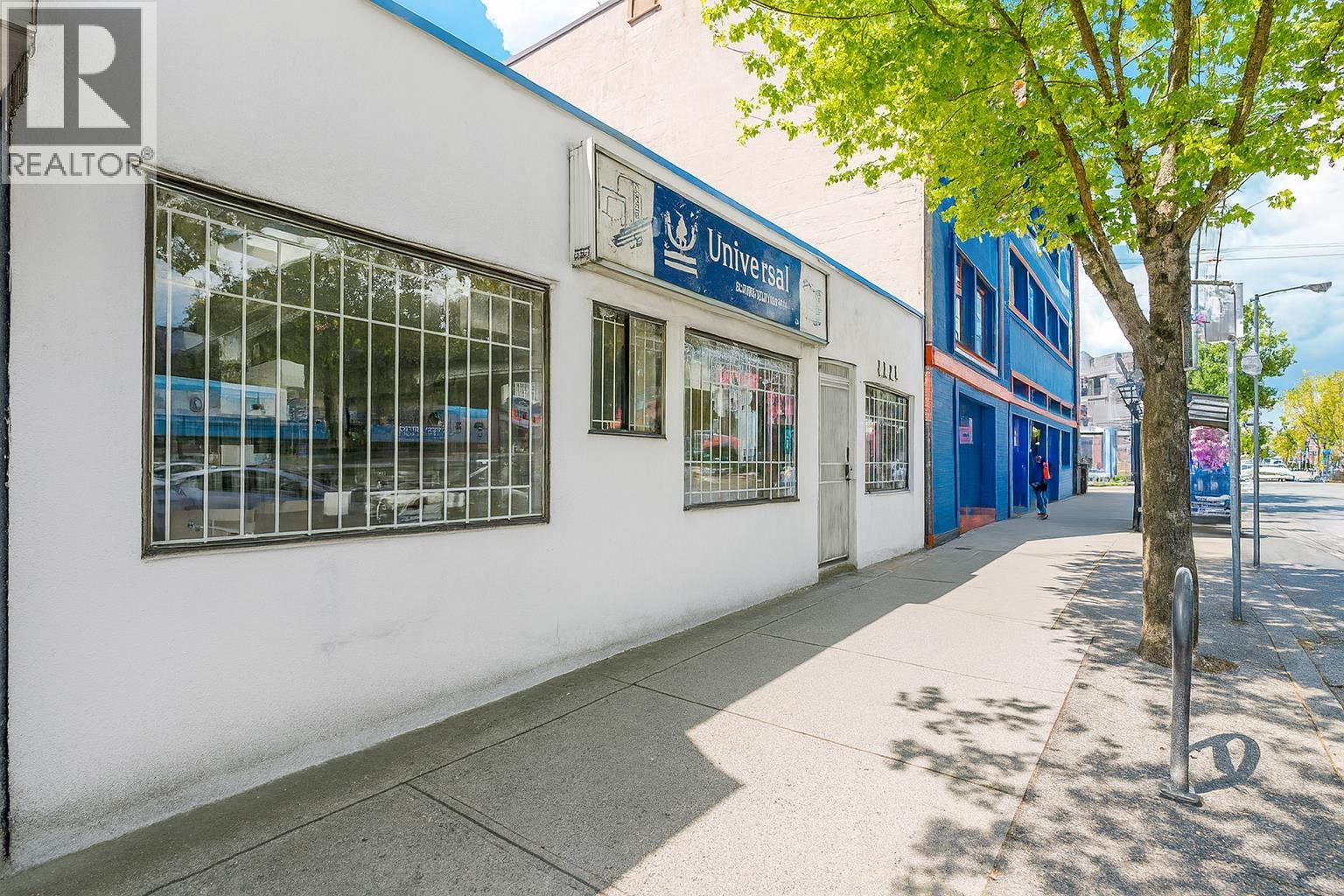 2211 Commercial Drive Property Photo 3