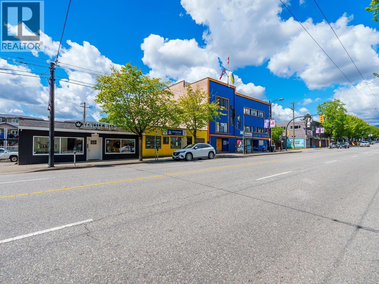 2211 Commercial Drive Property Photo 5