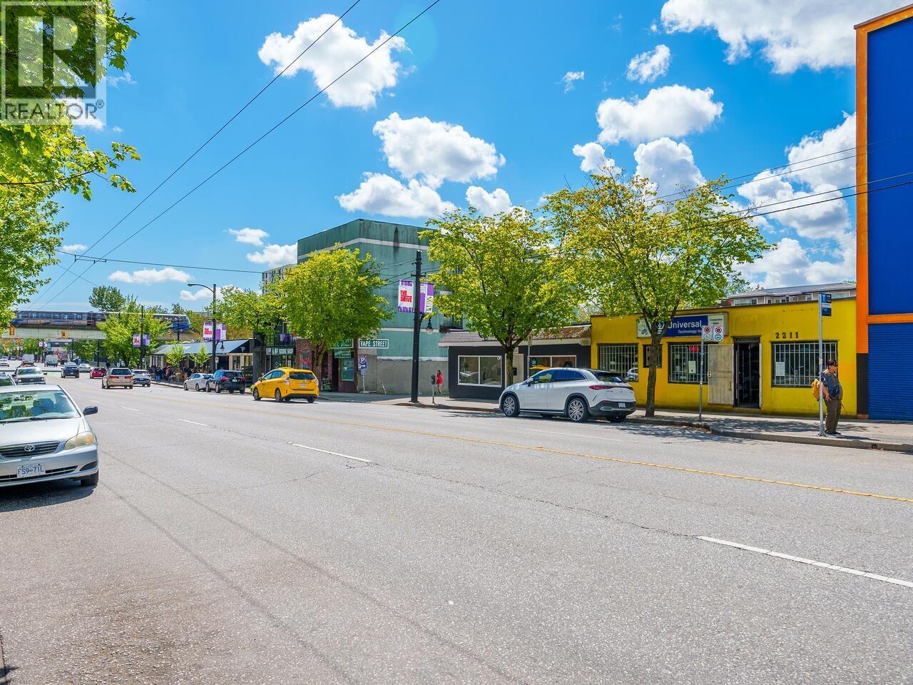 2211 Commercial Drive Property Photo 6