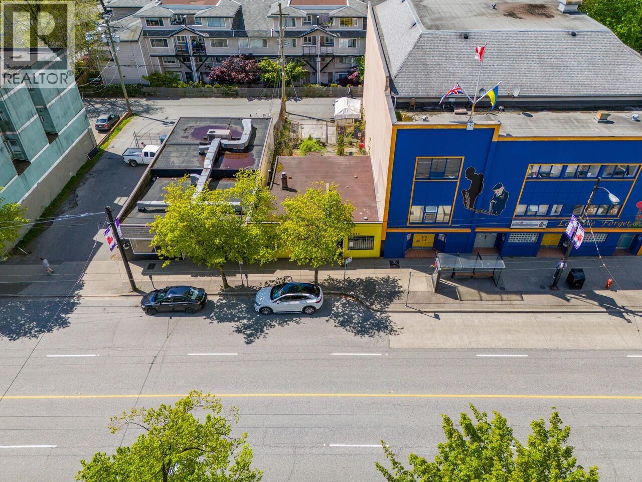 2211 Commercial Drive Property Photo 10