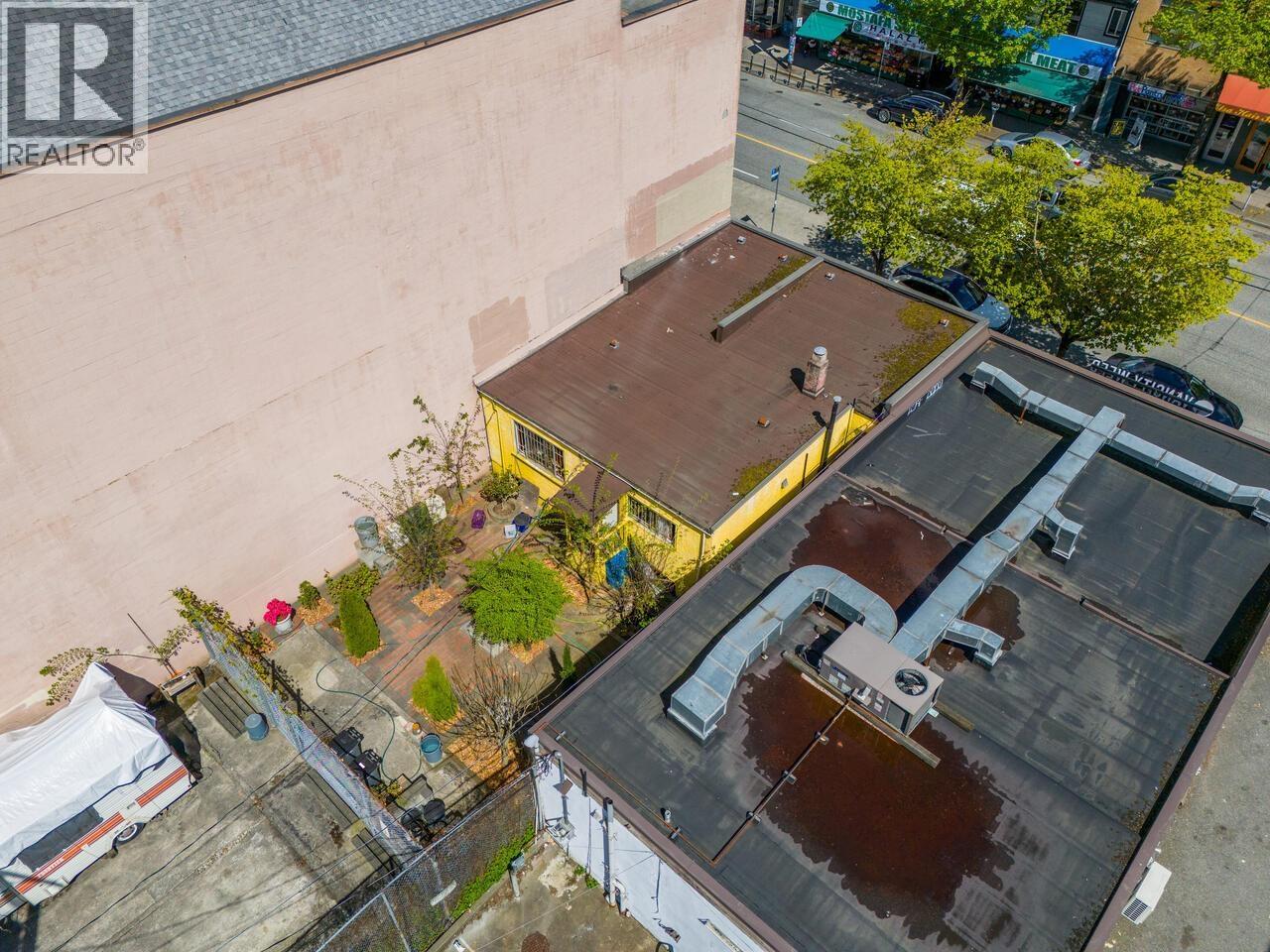2211 Commercial Drive Property Photo 13