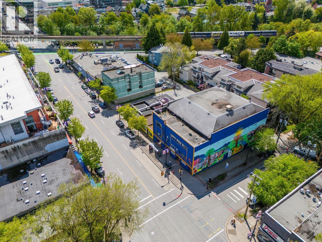 2211 Commercial Drive Property Photo 14