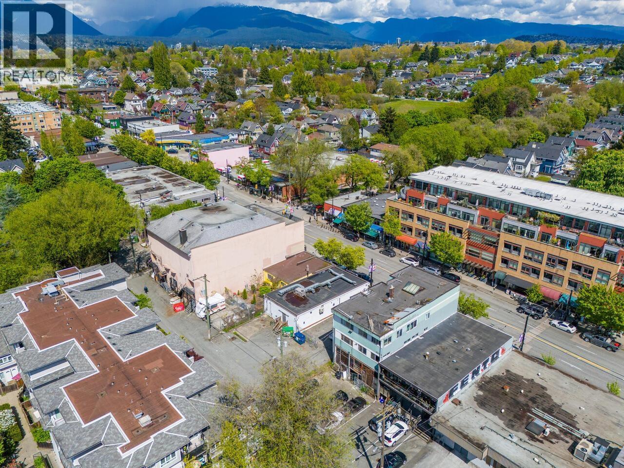 2211 Commercial Drive Property Photo 17