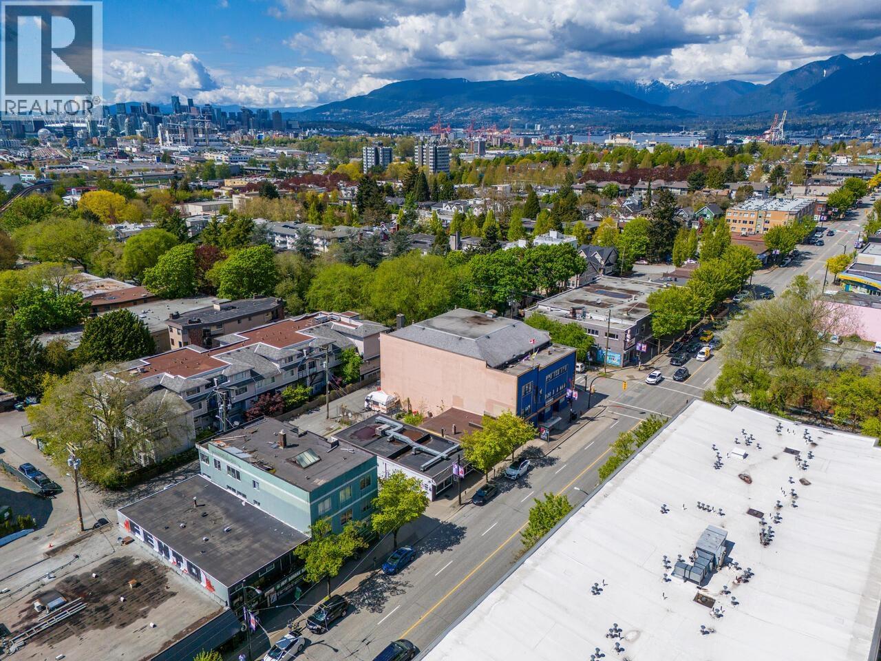 2211 Commercial Drive Property Photo 19