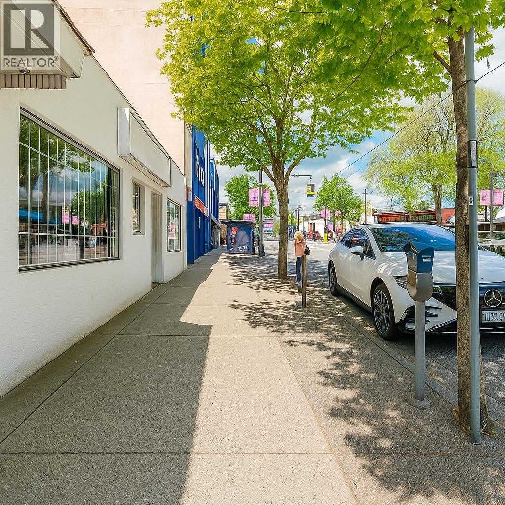 2211 Commercial Drive Property Photo 28