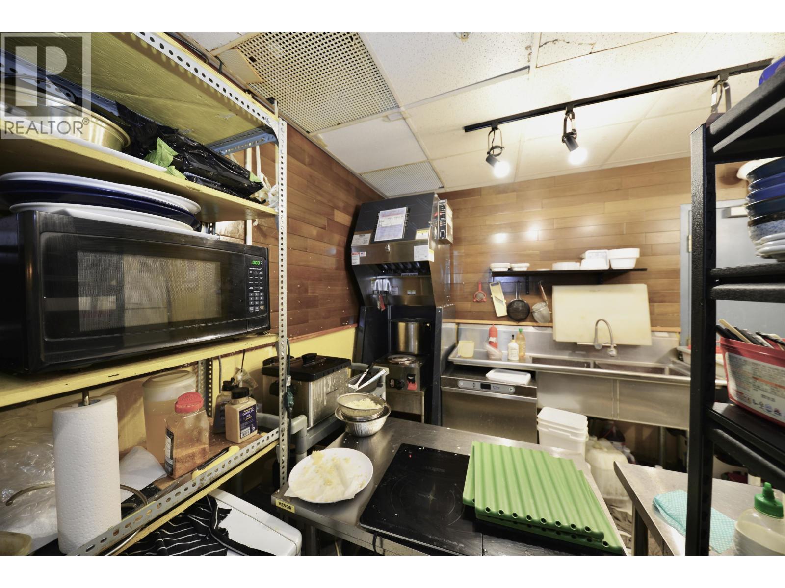 13 1161 The High Property Photo 11