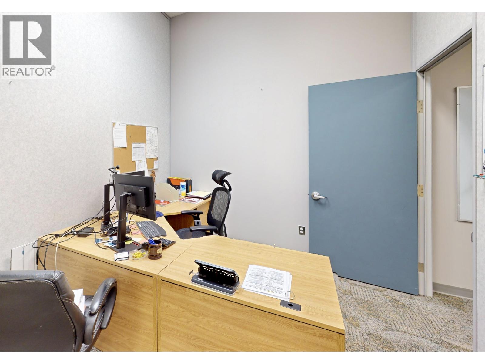 10039 100 Street Property Photo 11