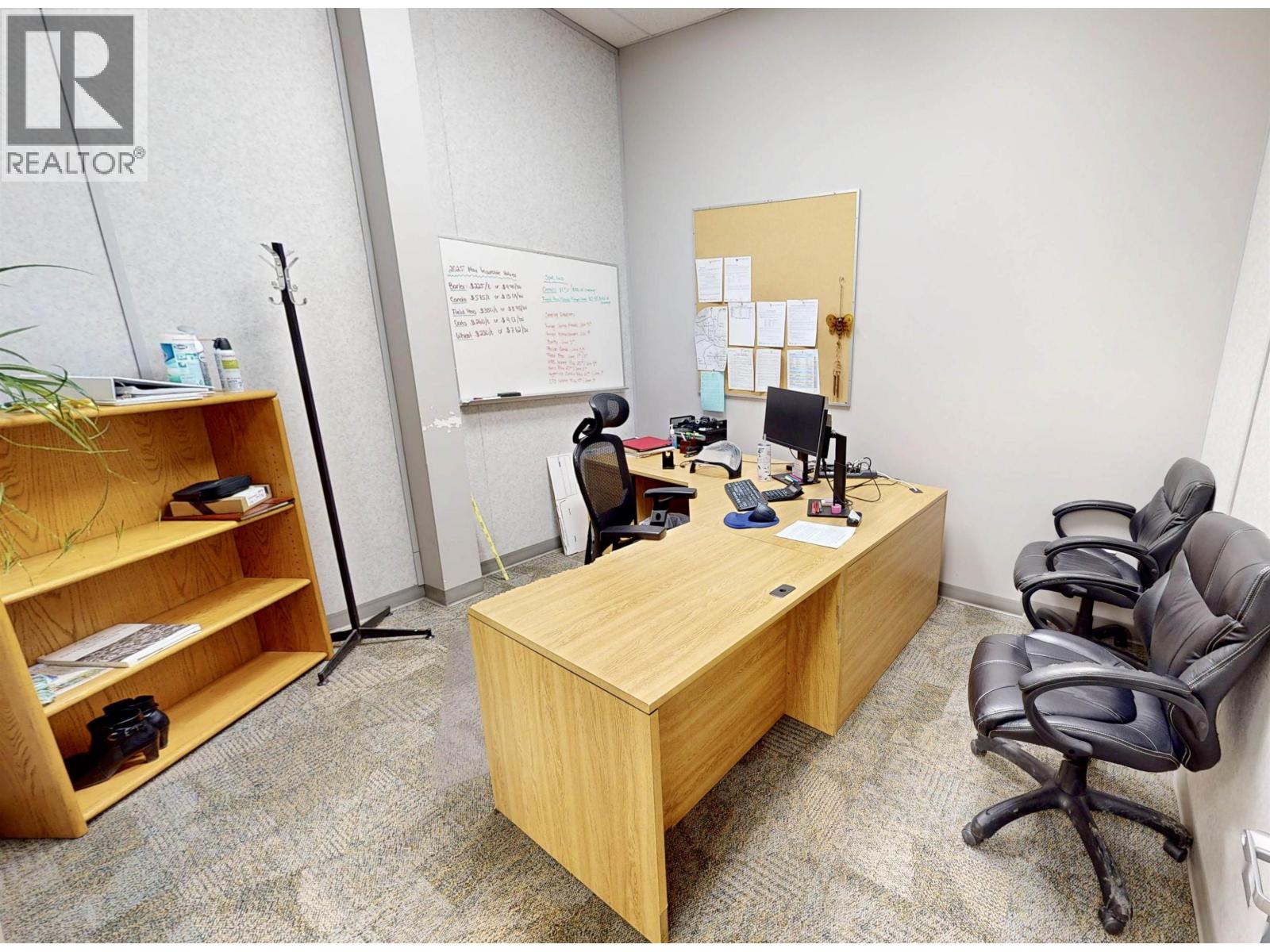 10039 100 Street Property Photo 16