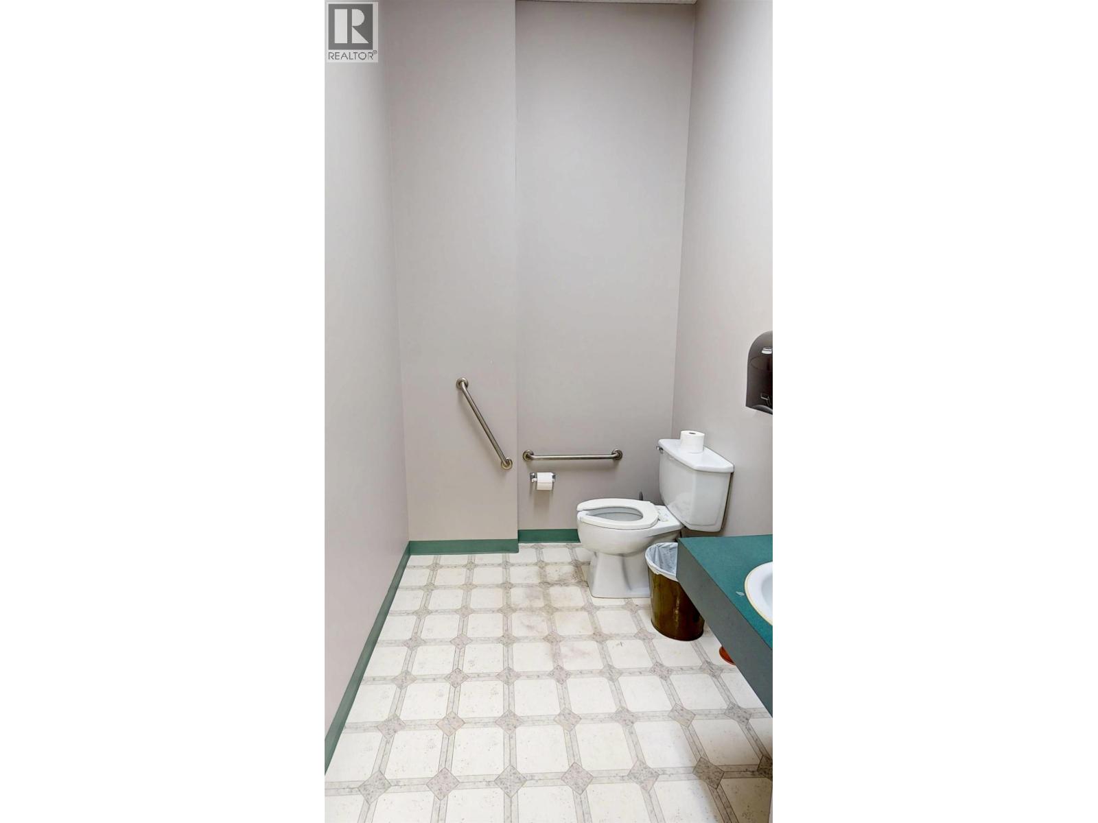 10039 100 Street Property Photo 22