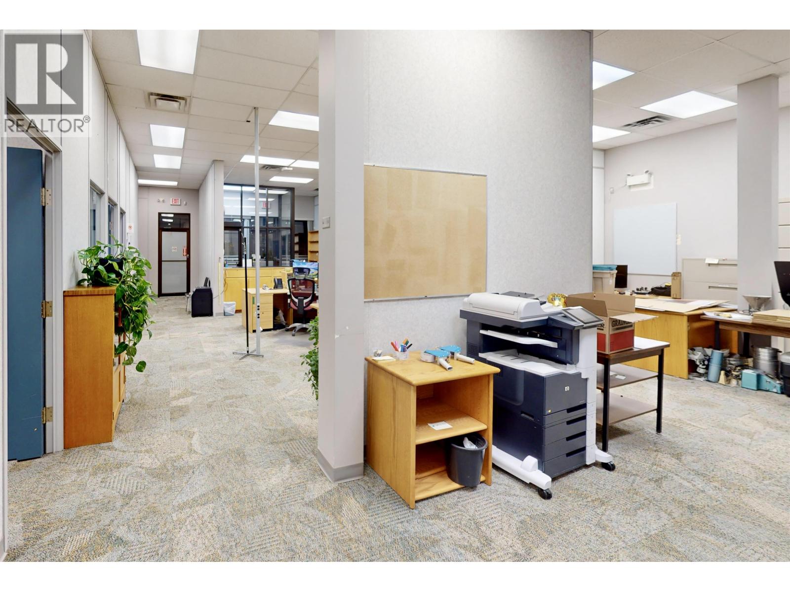 10039 100 Street Property Photo 6