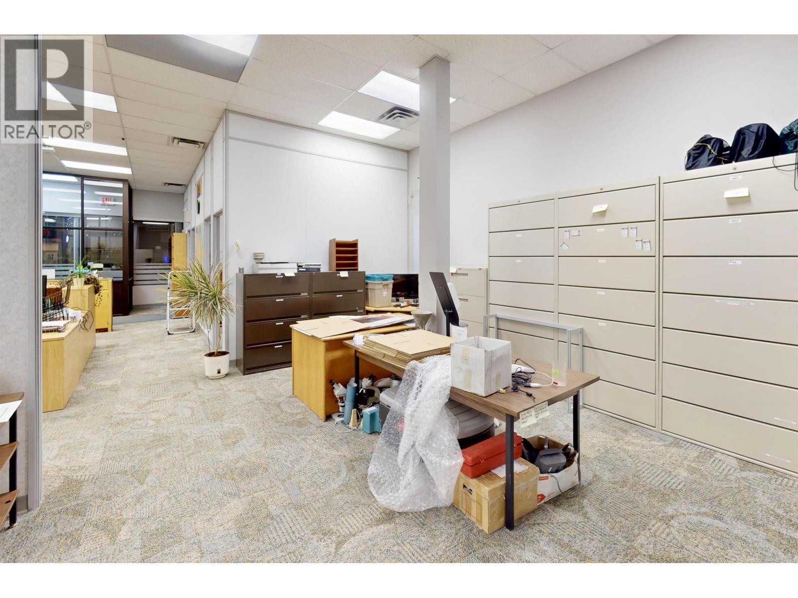 10039 100 Street Property Photo 7