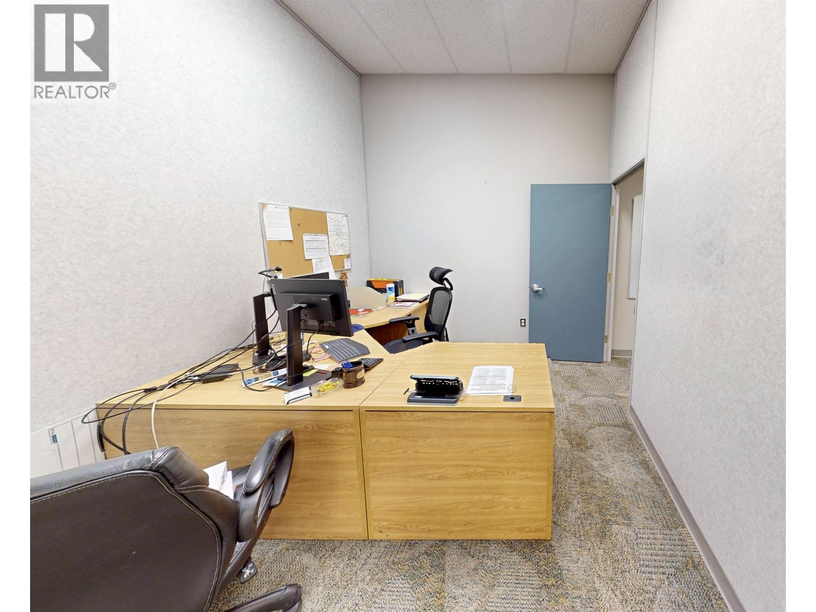 10039 100 Street Property Photo 15