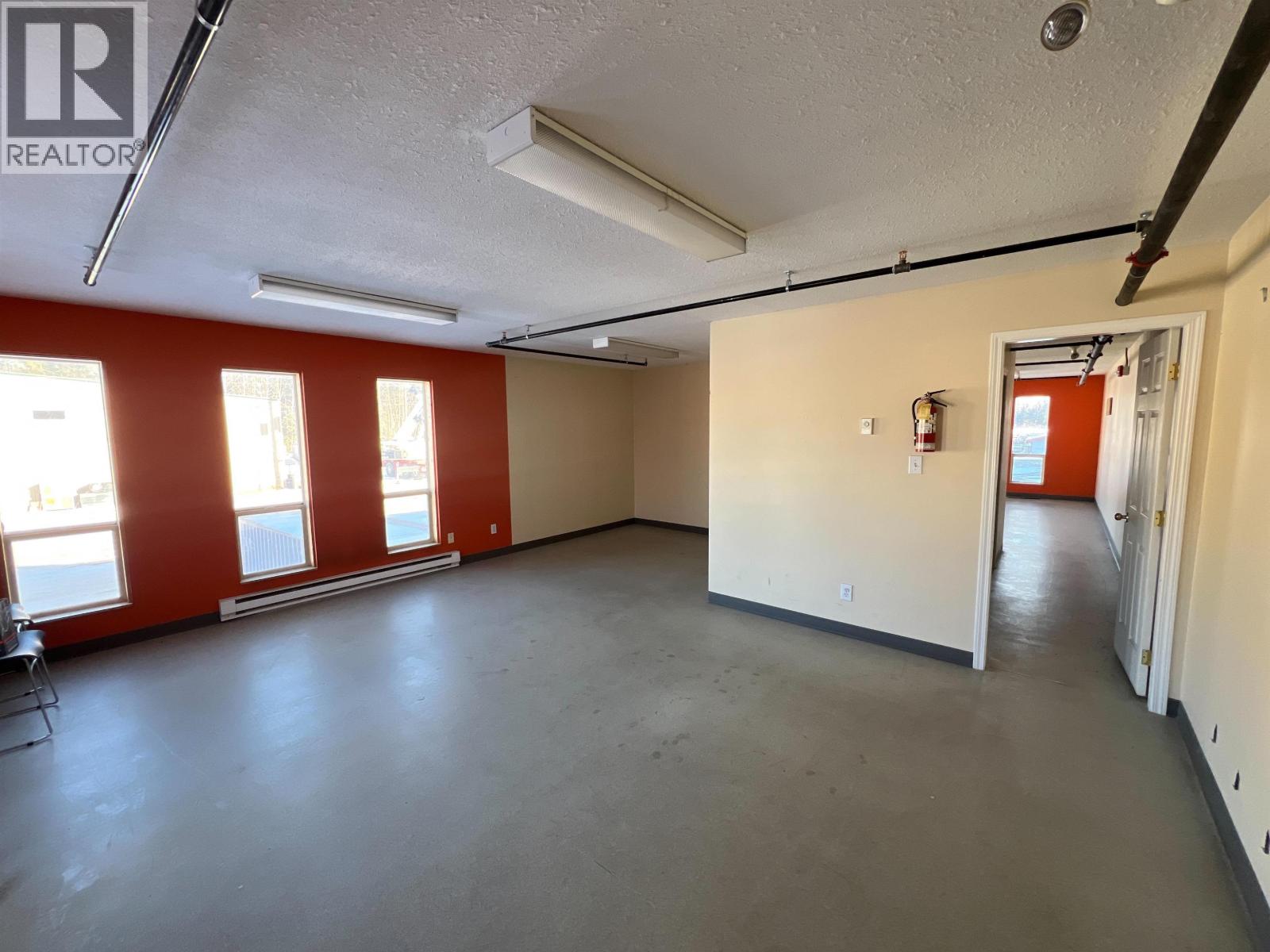 1860 Campbell Crescent Property Photo 12