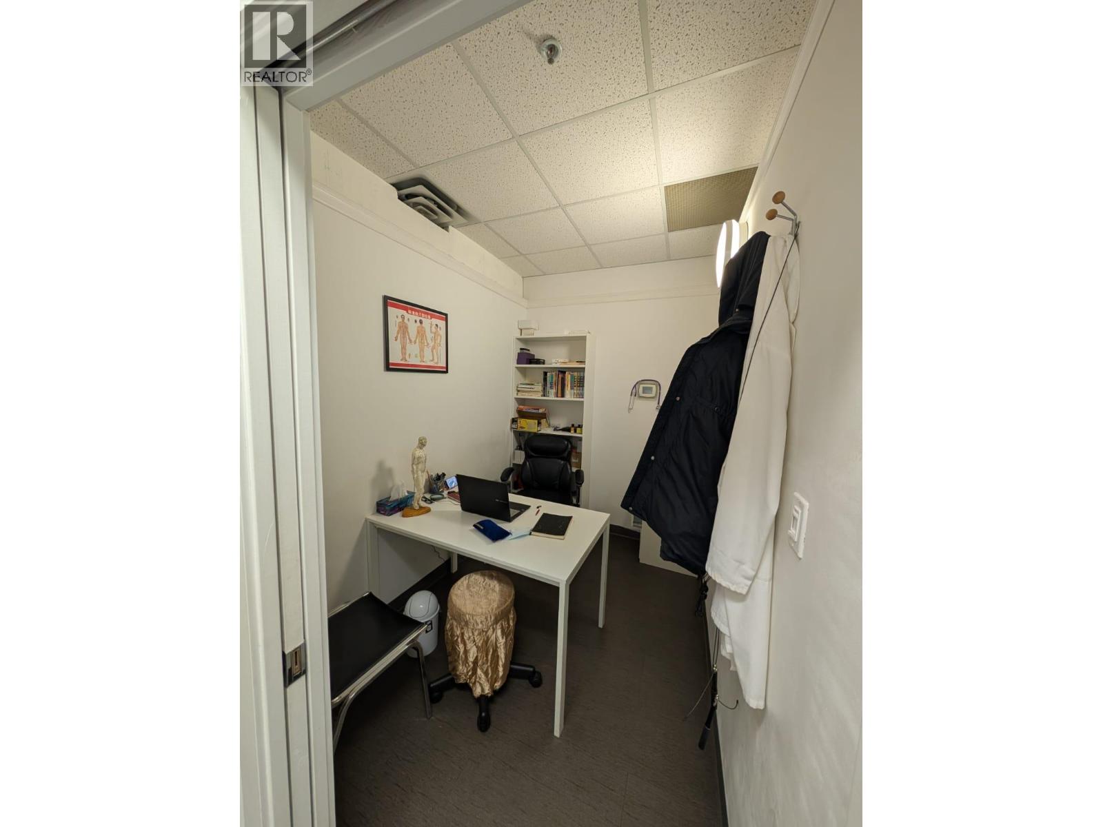 10 1161 The High Street Property Photo 3