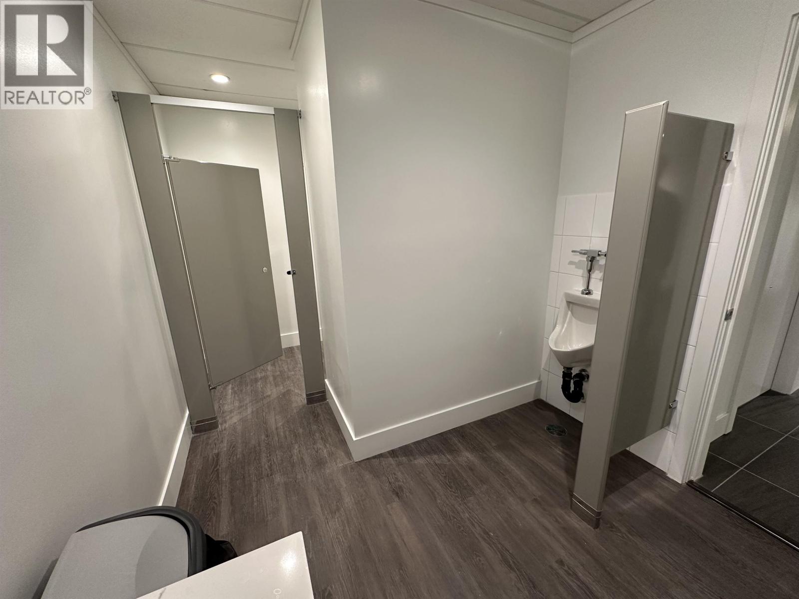 200 8091 Westminister Highway Property Photo 16
