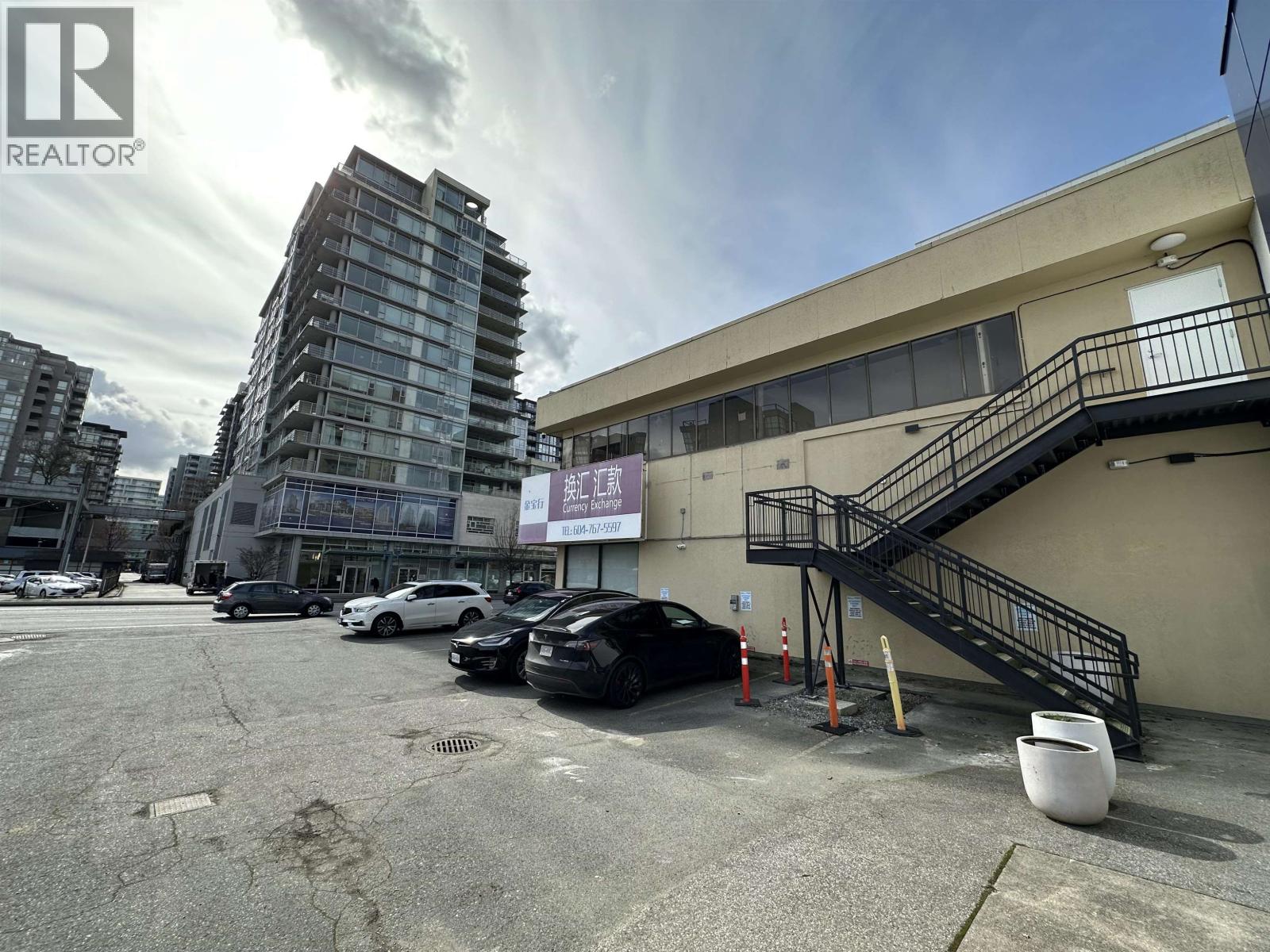 200 8091 Westminister Highway Property Photo 19
