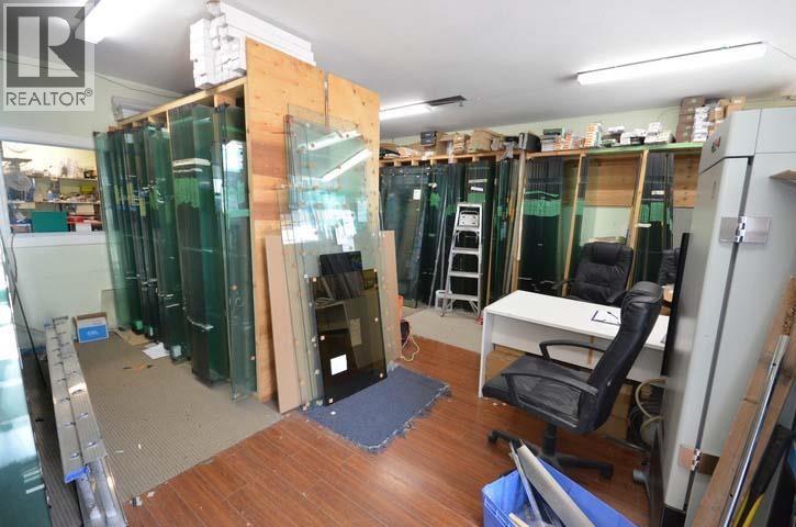 140 2981 Simpson Road Property Photo 8