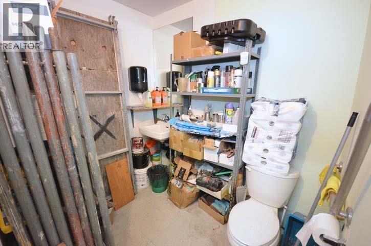 140 2981 Simpson Road Property Photo 14