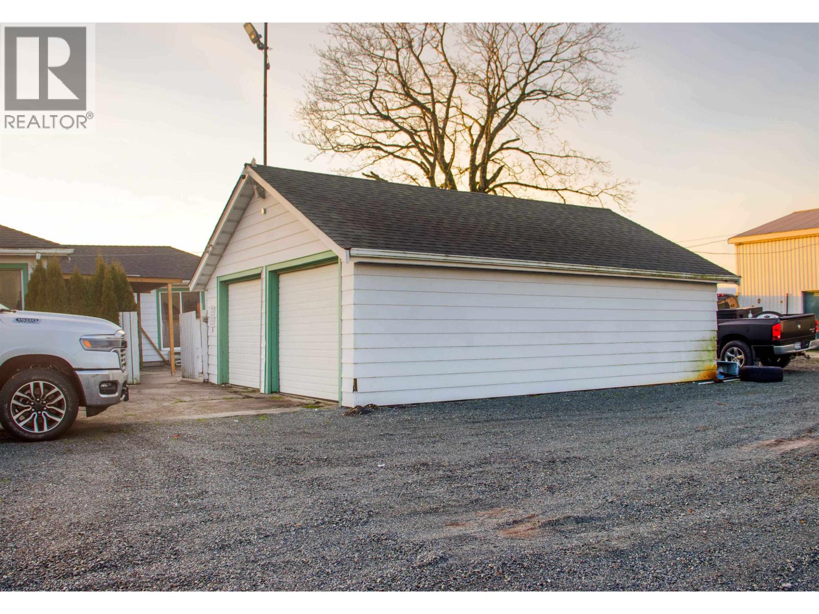 10641 Ladner Trunk Road Property Photo 10