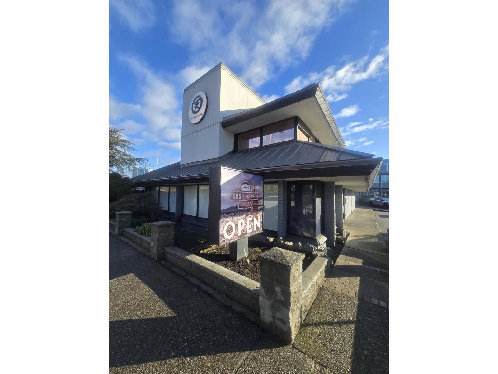 10194 152 Street Property Photo 2