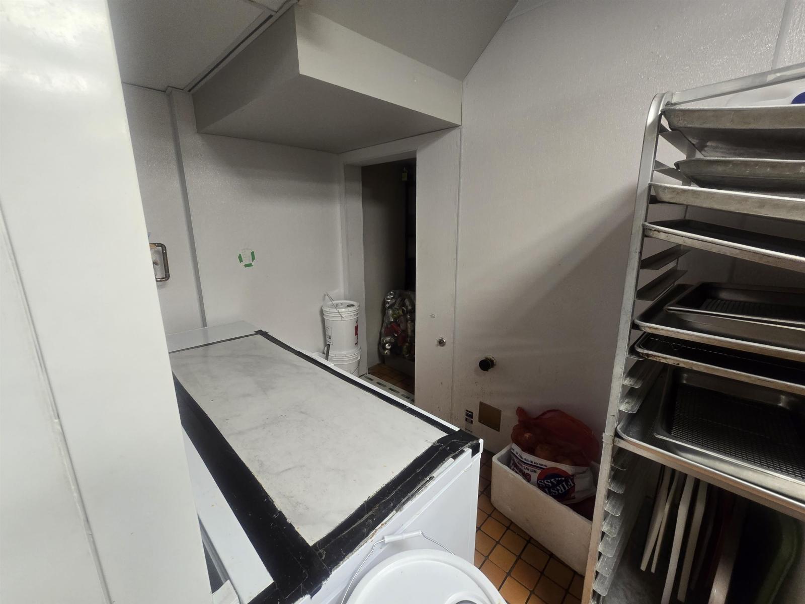 10194 152 Street Property Photo 12