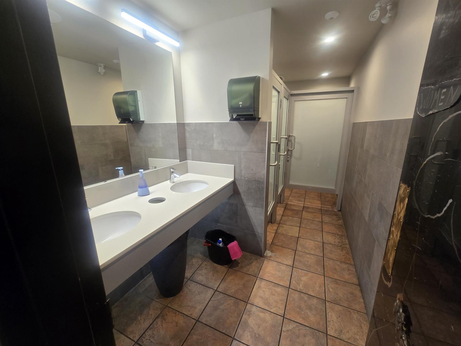 10194 152 Street Property Photo 36