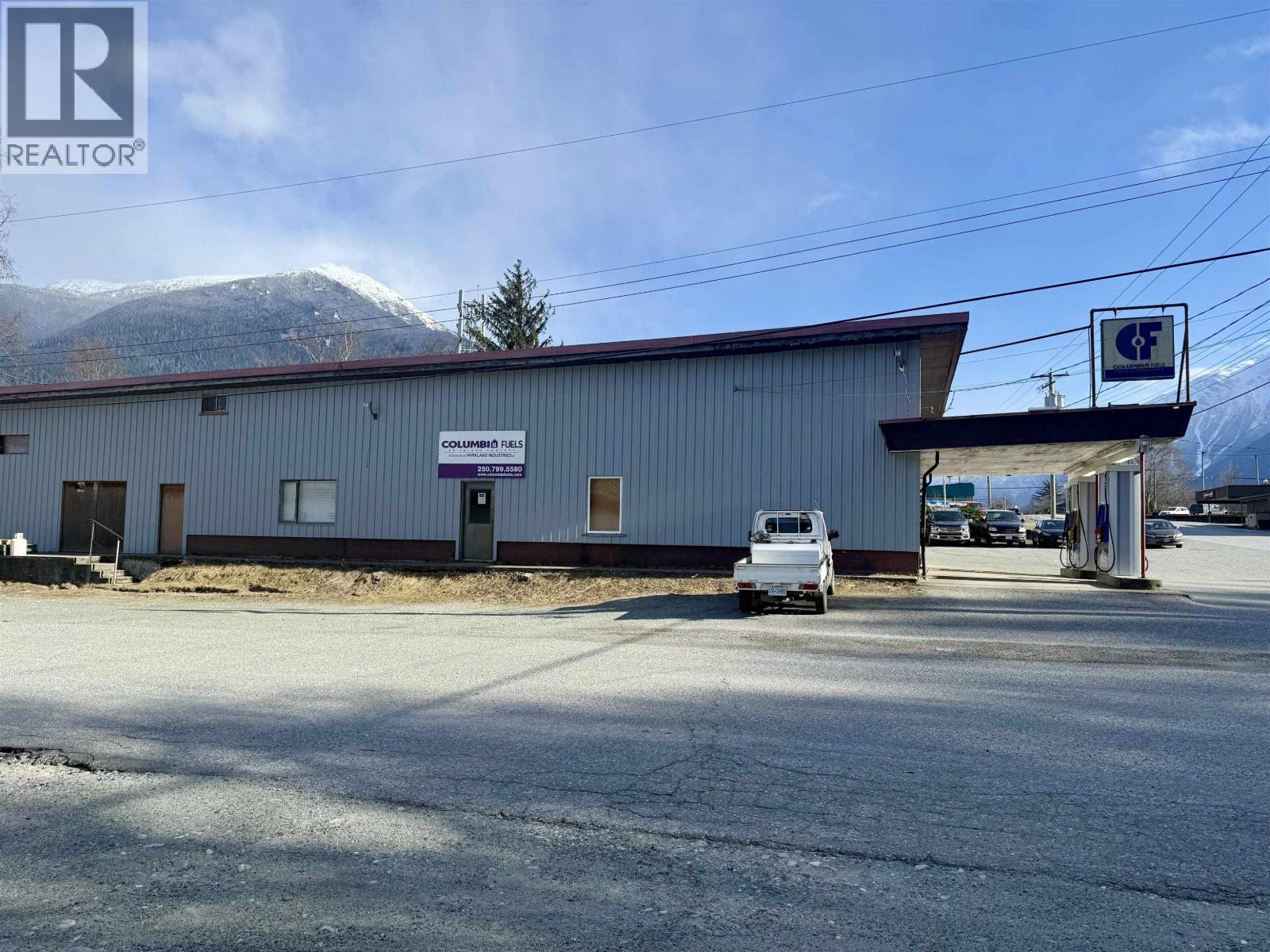 440 Mackenzie 20 Highway Property Photo 1