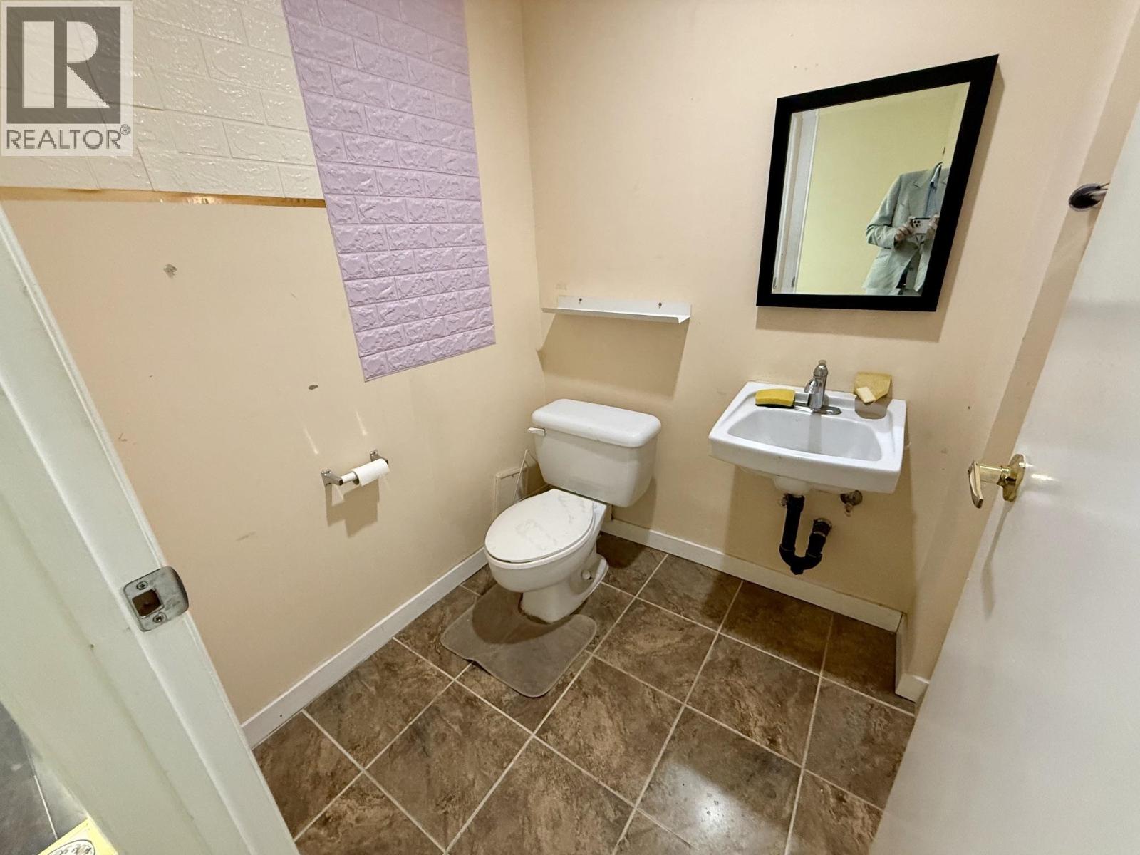 1270 8888 Odlin Crescent Property Photo 4