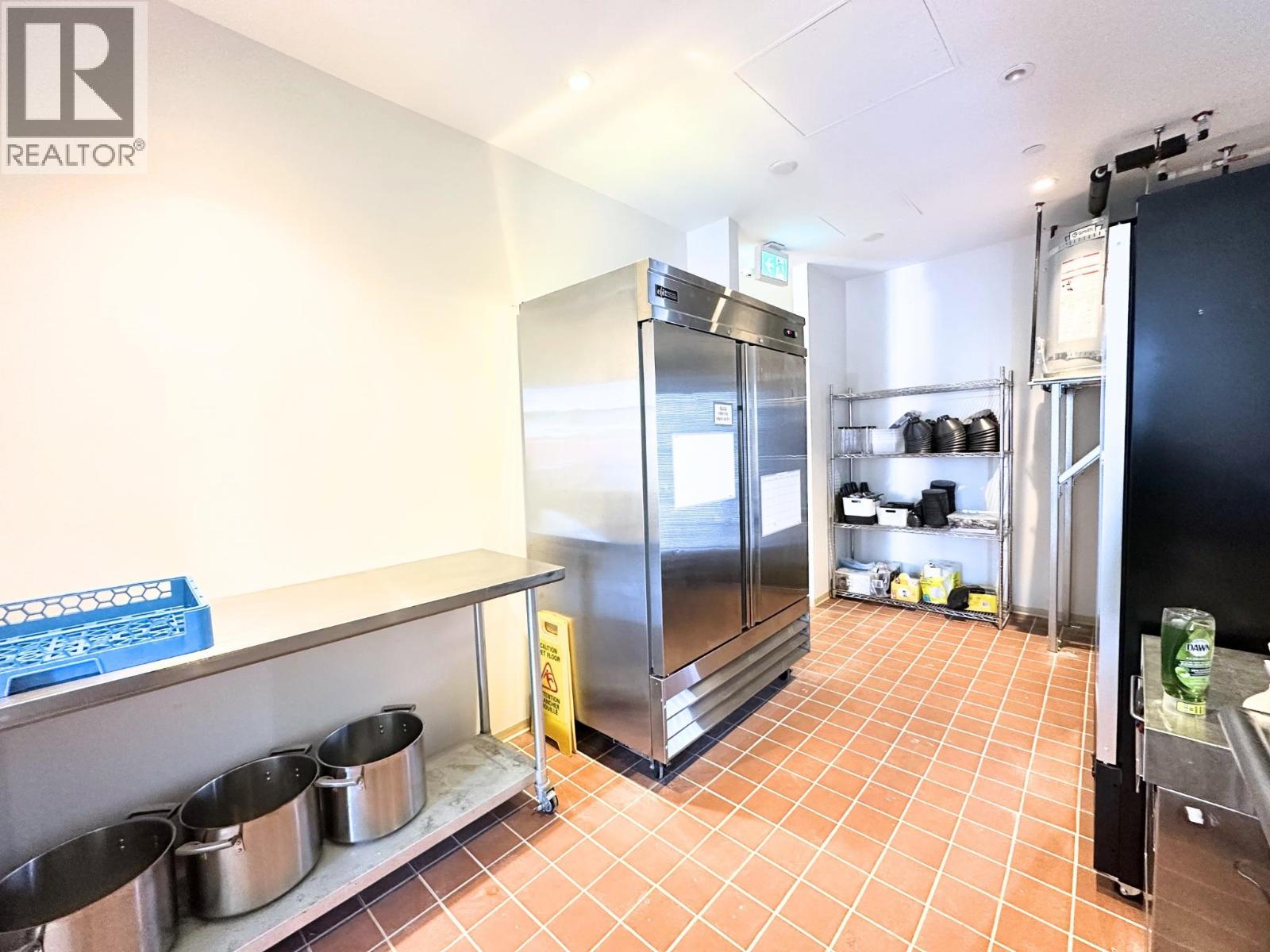 8982 University High Street Property Photo 7