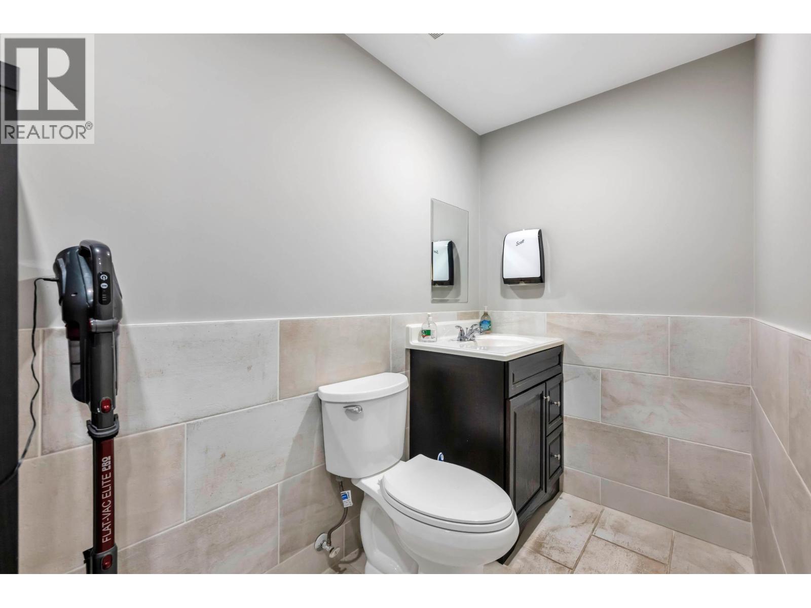 20 7228 Progress Way Property Photo 14