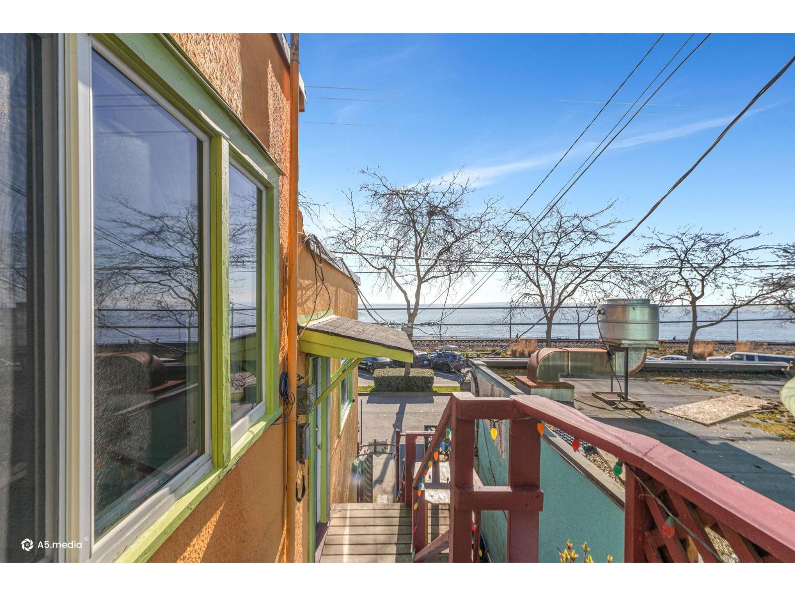 15517 Marine Drive Property Photo 6