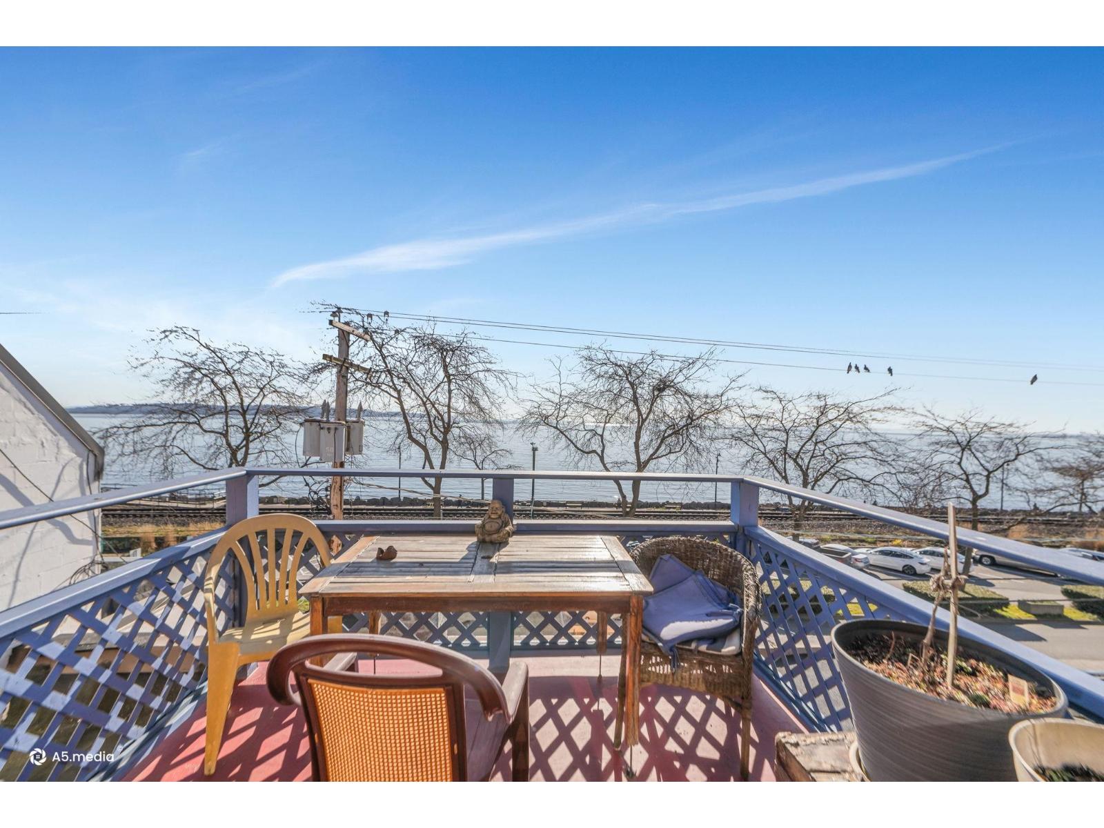 15517 Marine Drive Property Photo 8