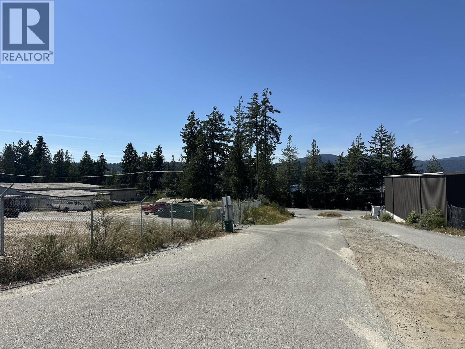 5926 Sechelt Inlet Road Property Photo 4