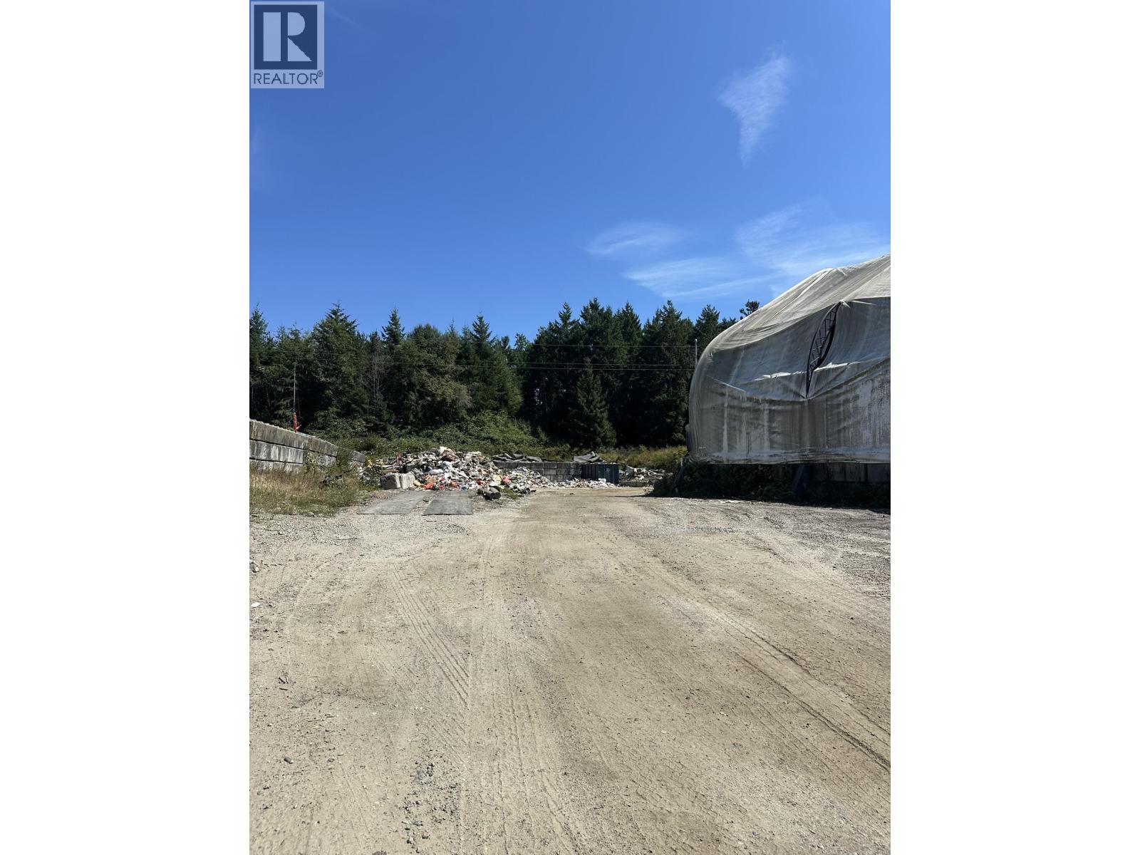 5926 Sechelt Inlet Road Property Photo 14