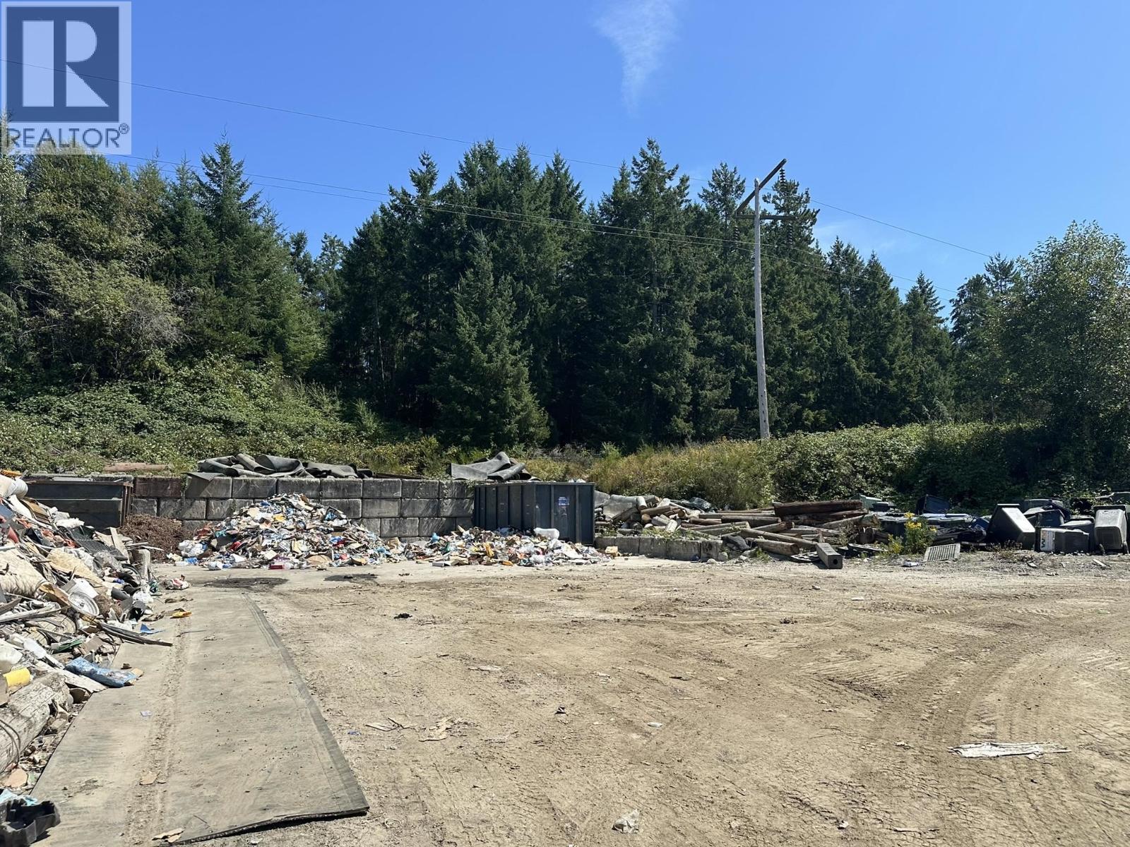 5926 Sechelt Inlet Road Property Photo 17
