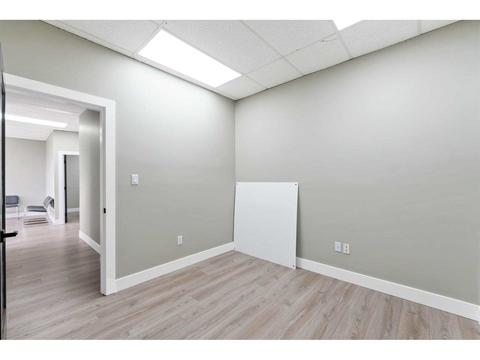 205 31549 South Fraser Way Property Photo 23