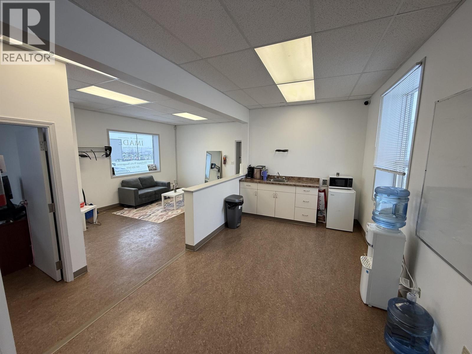 8615 100 Street Property Photo 6
