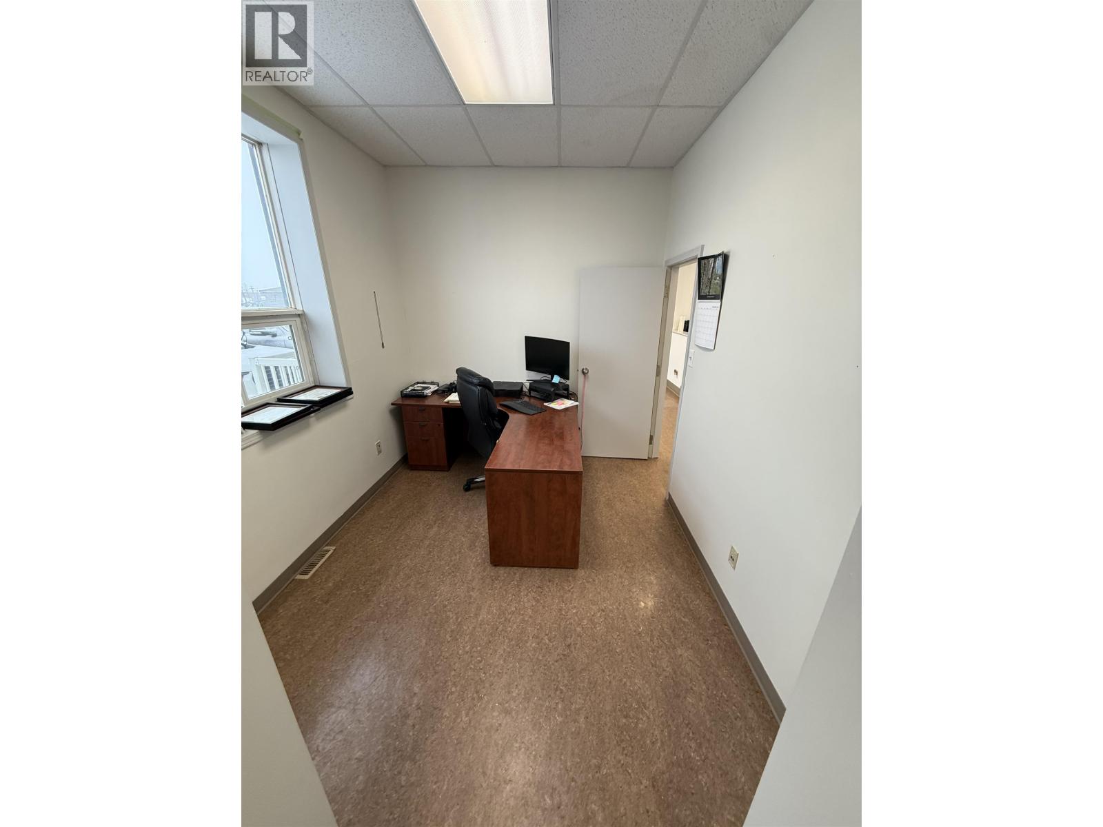 8615 100 Street Property Photo 15