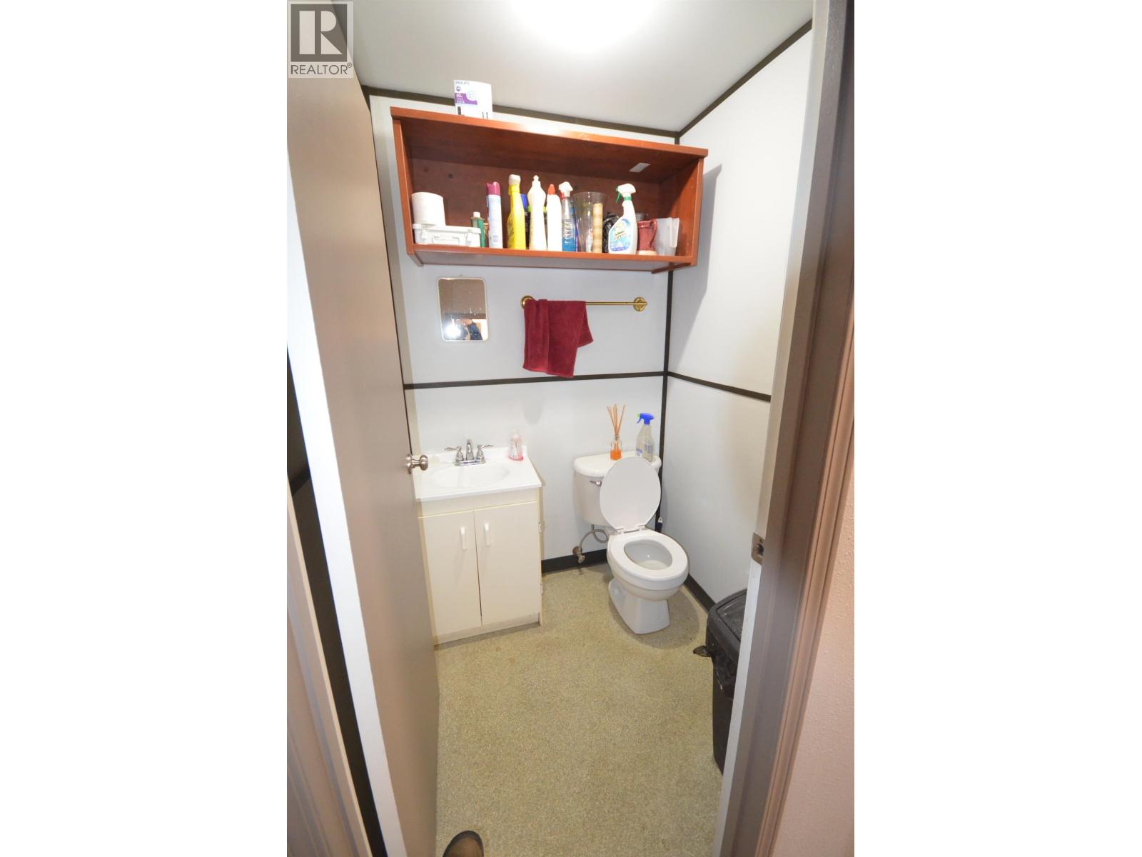 1 10032 99 Avenue Property Photo 12