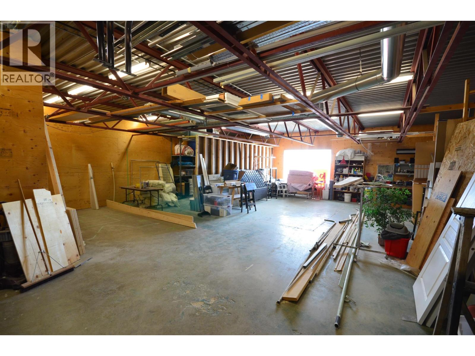 1 10032 99 Avenue Property Photo 23