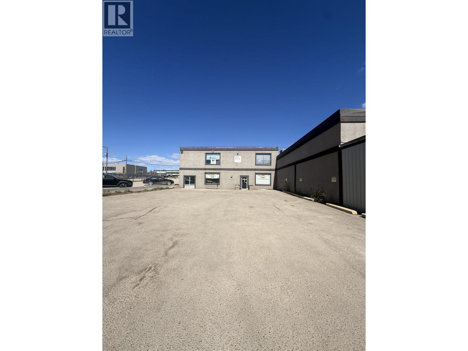 1 10032 99 Avenue Property Photo 2