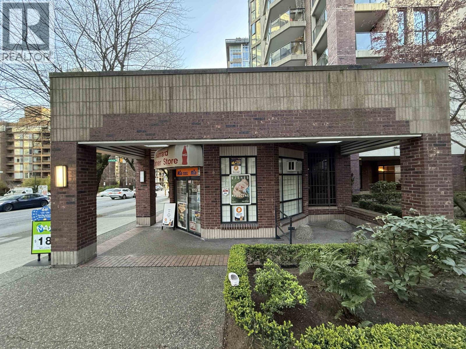 1253 Burrard Street Property Photo 6