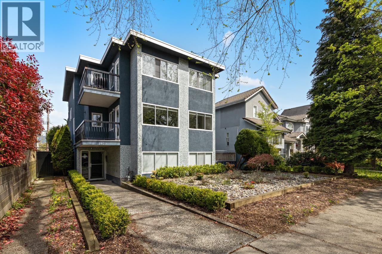 1923 Parker Street Property Photo 1