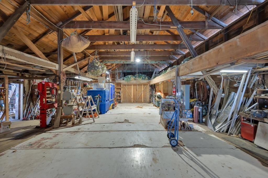 9505 Gunderson Road Property Photo 12