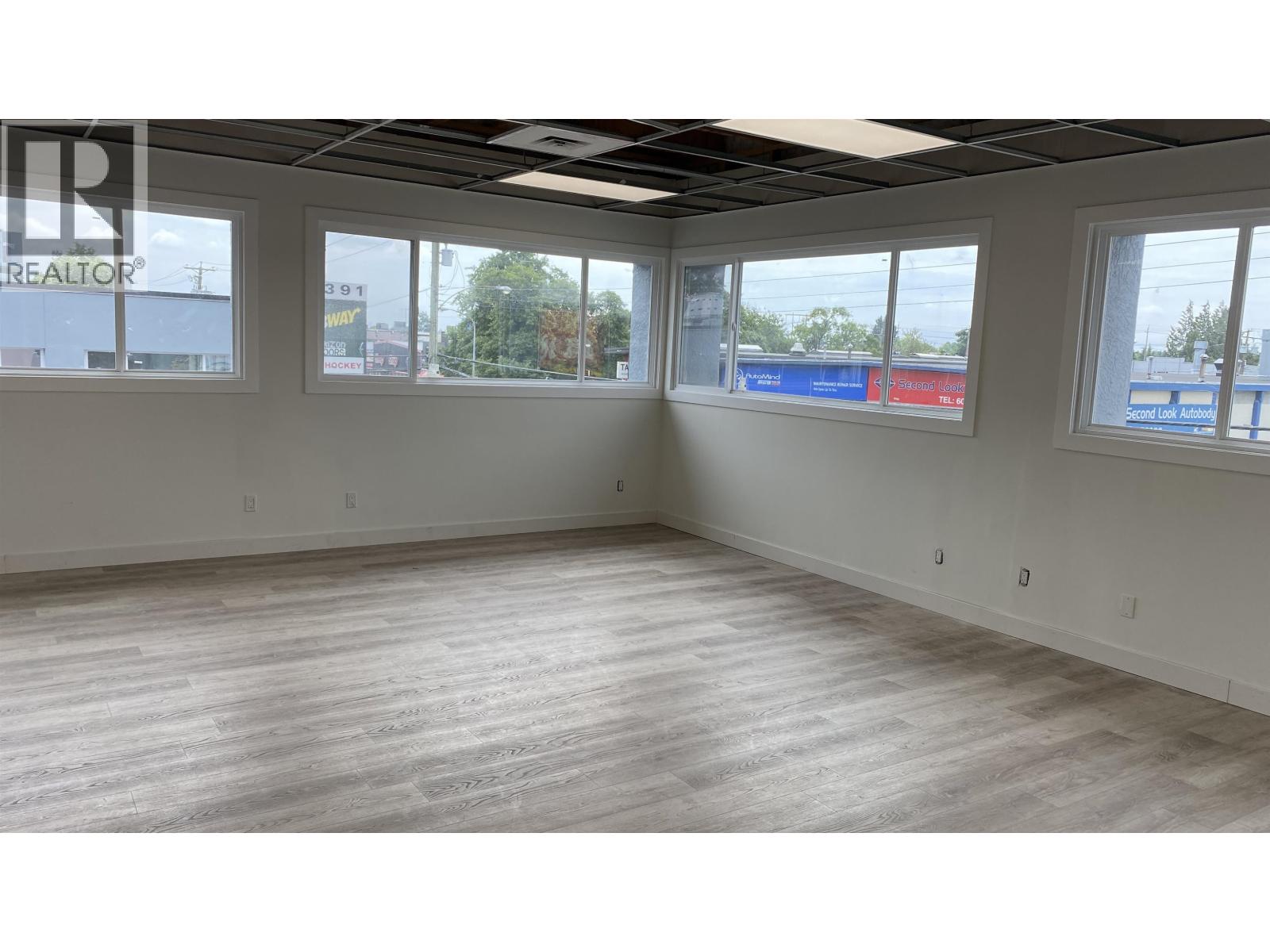 21 12371 BRIDGEPORT ROAD Property Photo 1
