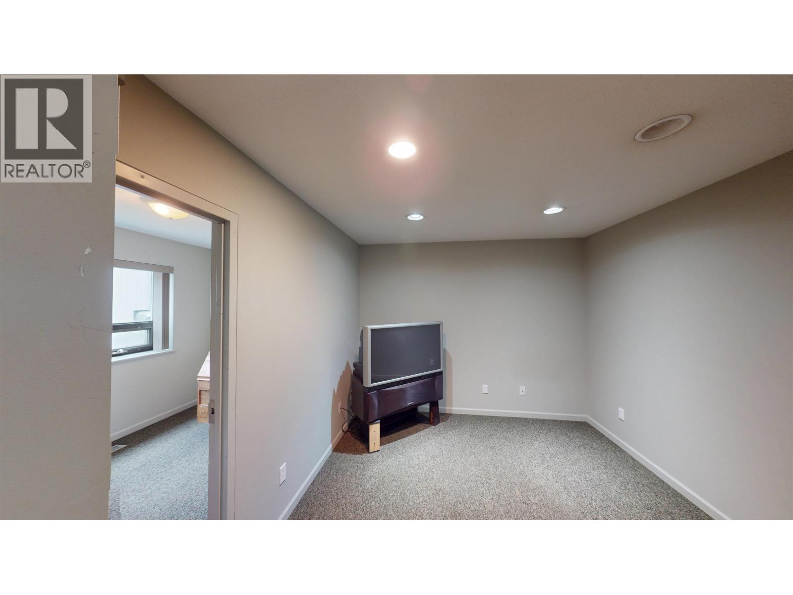 10241 Finning Frontage Road Property Photo 37