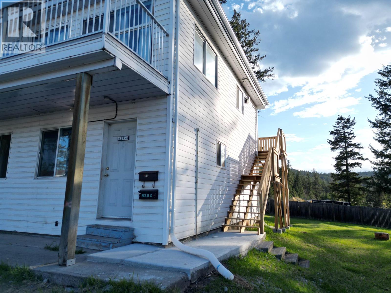 923 Dog Creek Road Property Photo 4