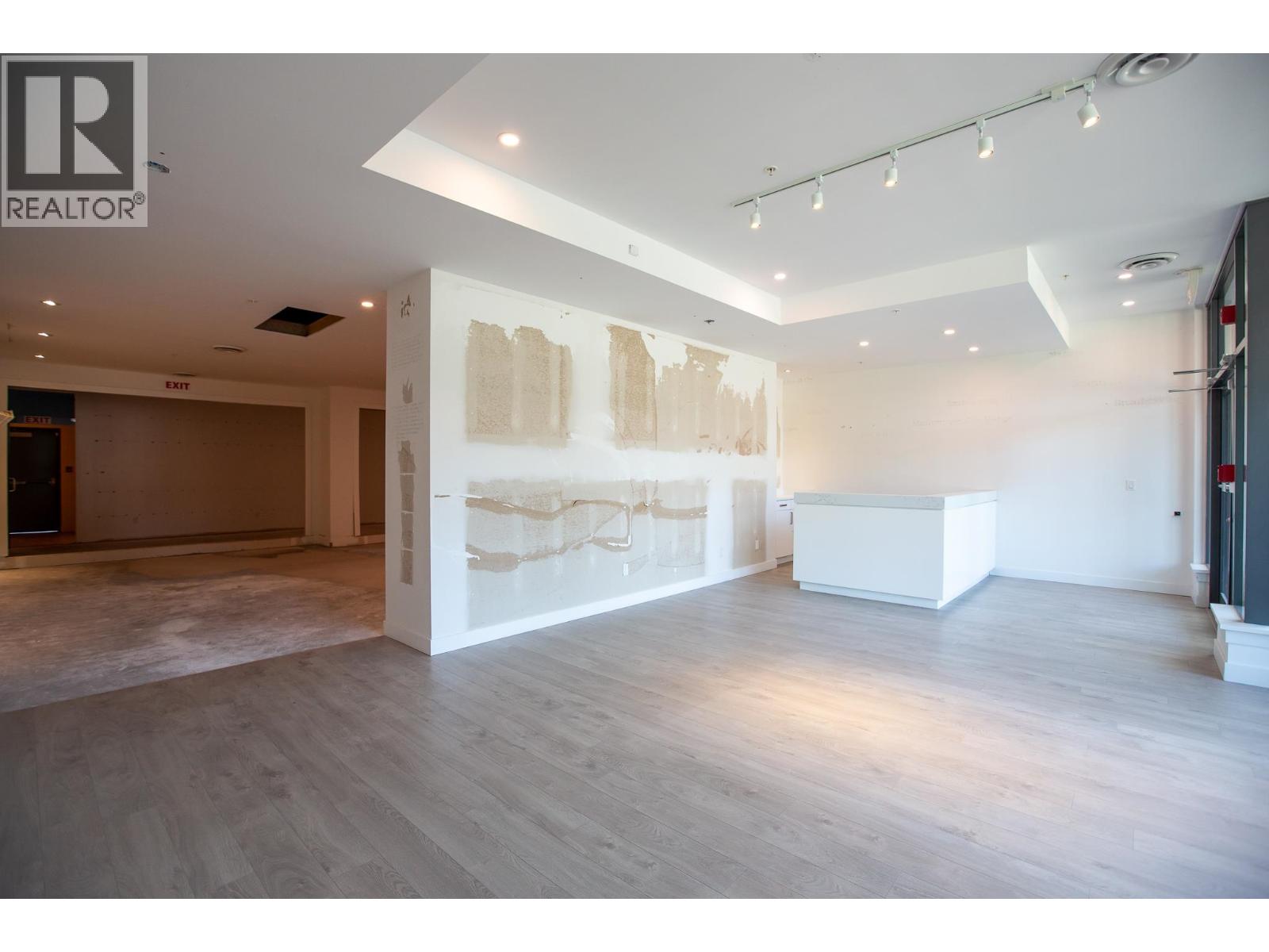 103 875 Gibsons Way Property Photo 5