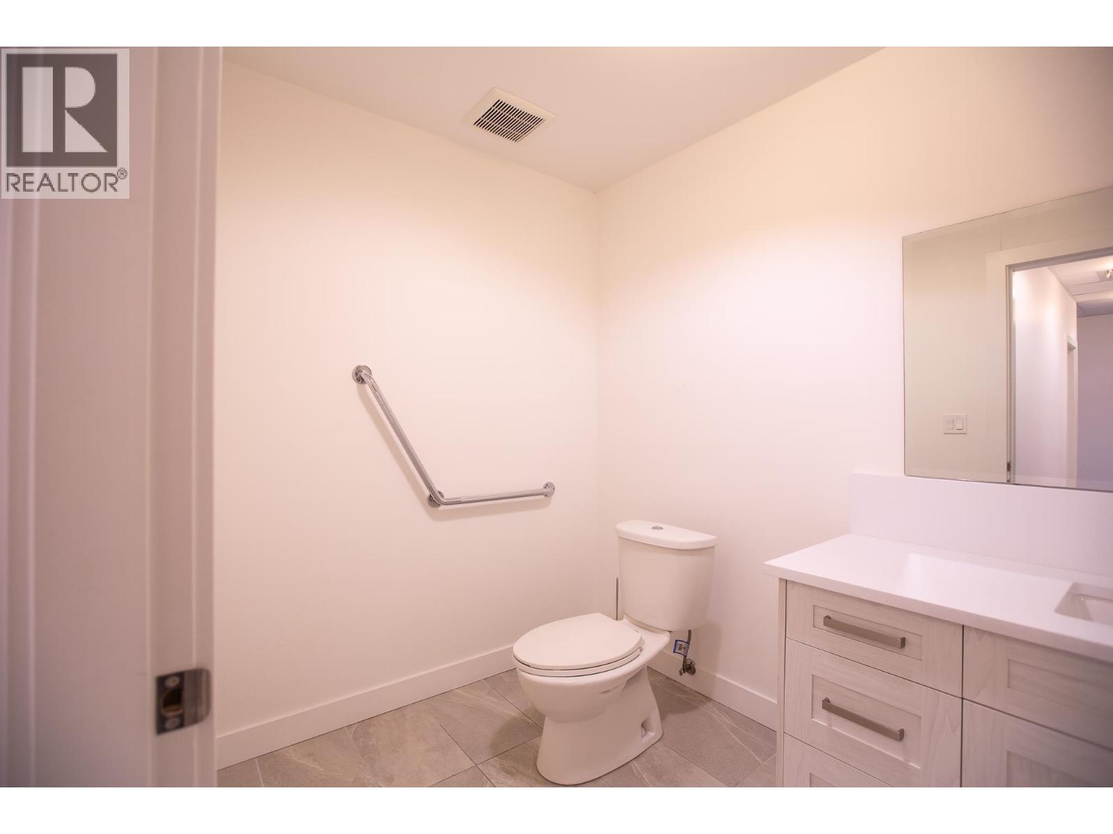 103 875 Gibsons Way Property Photo 15